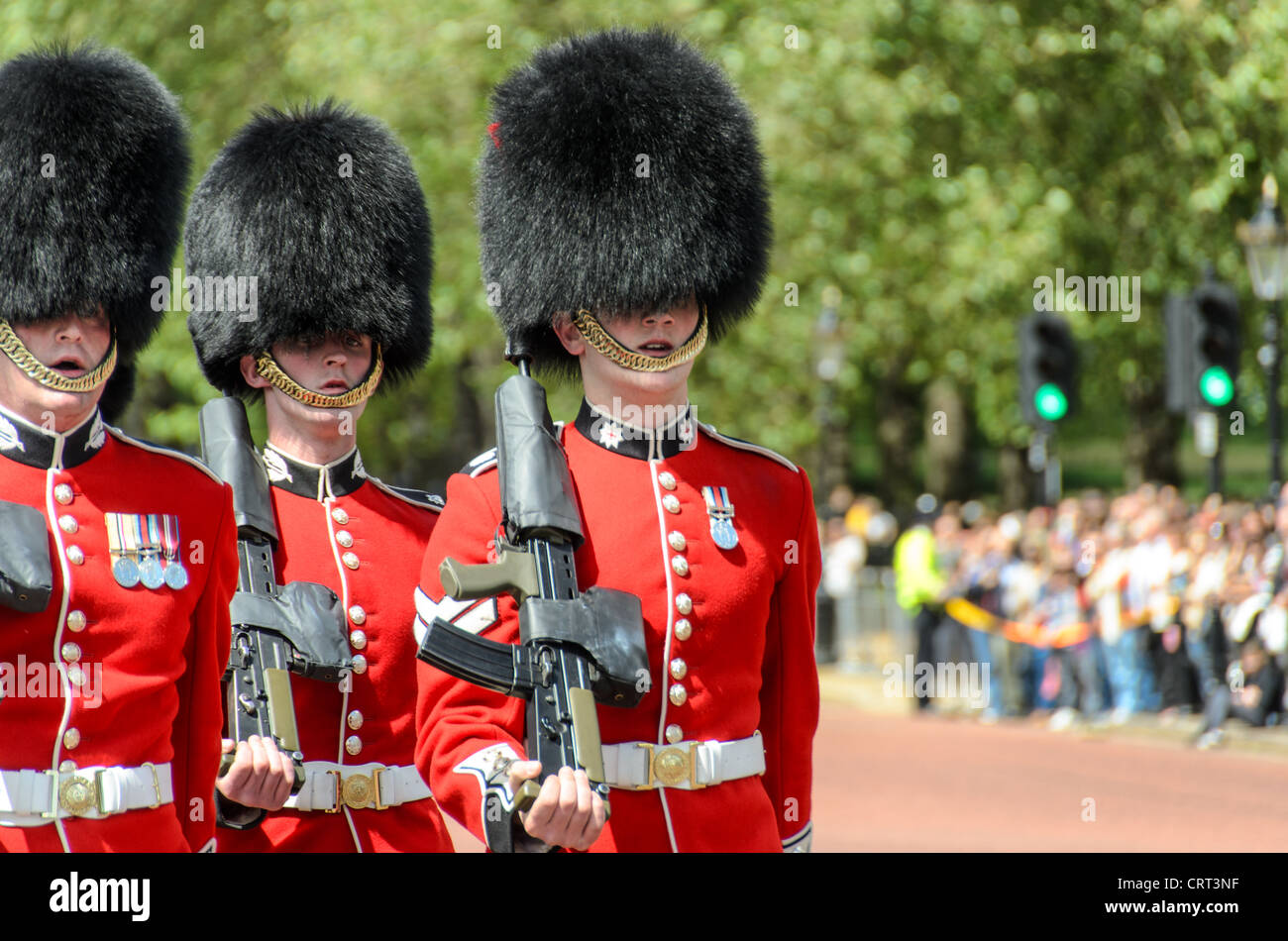 Ceremonial uniform british army hi-res stock photography and images - Alamy
