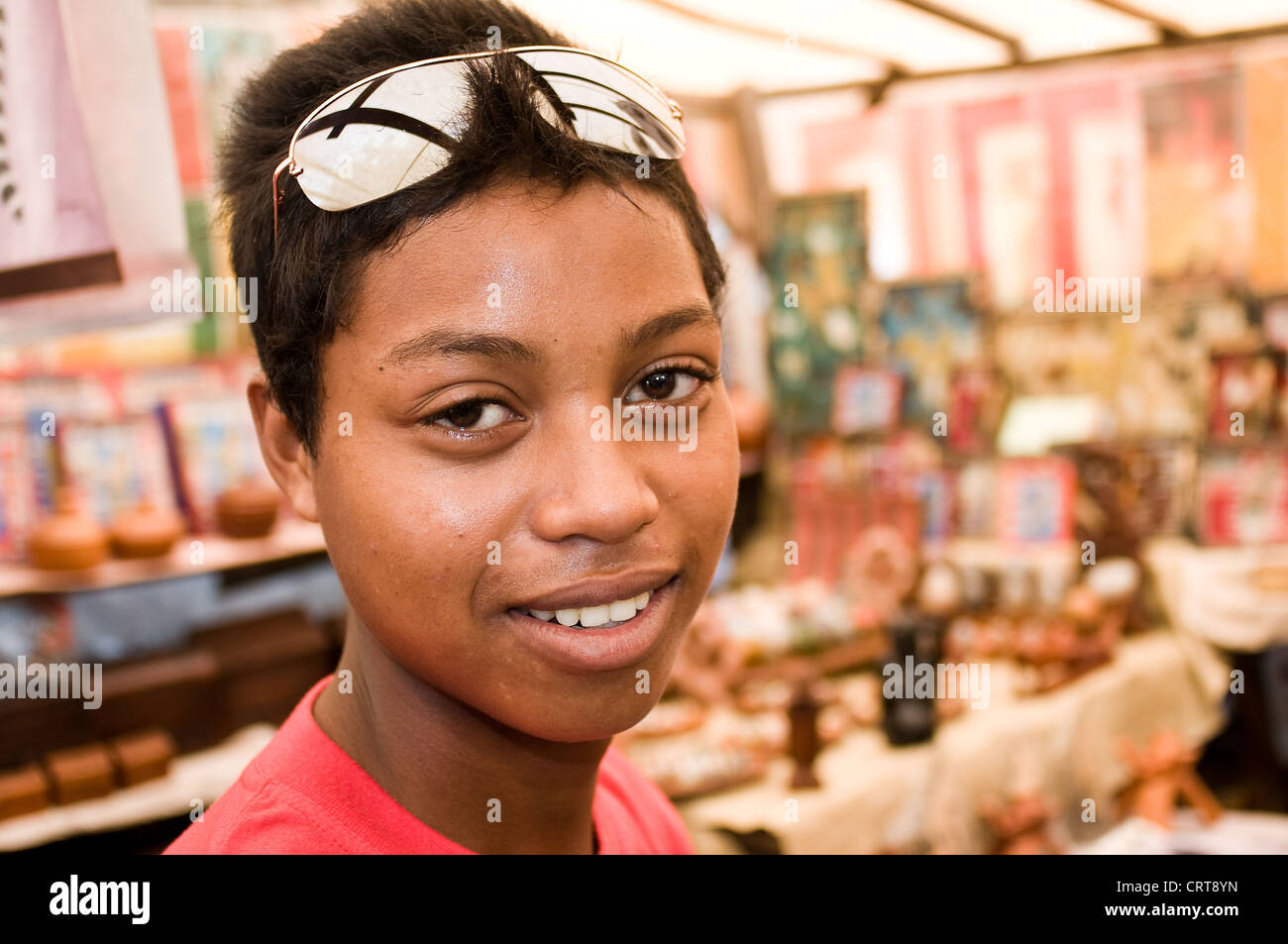 Teenage black boy smiling face hi-res stock photography and images - Alamy