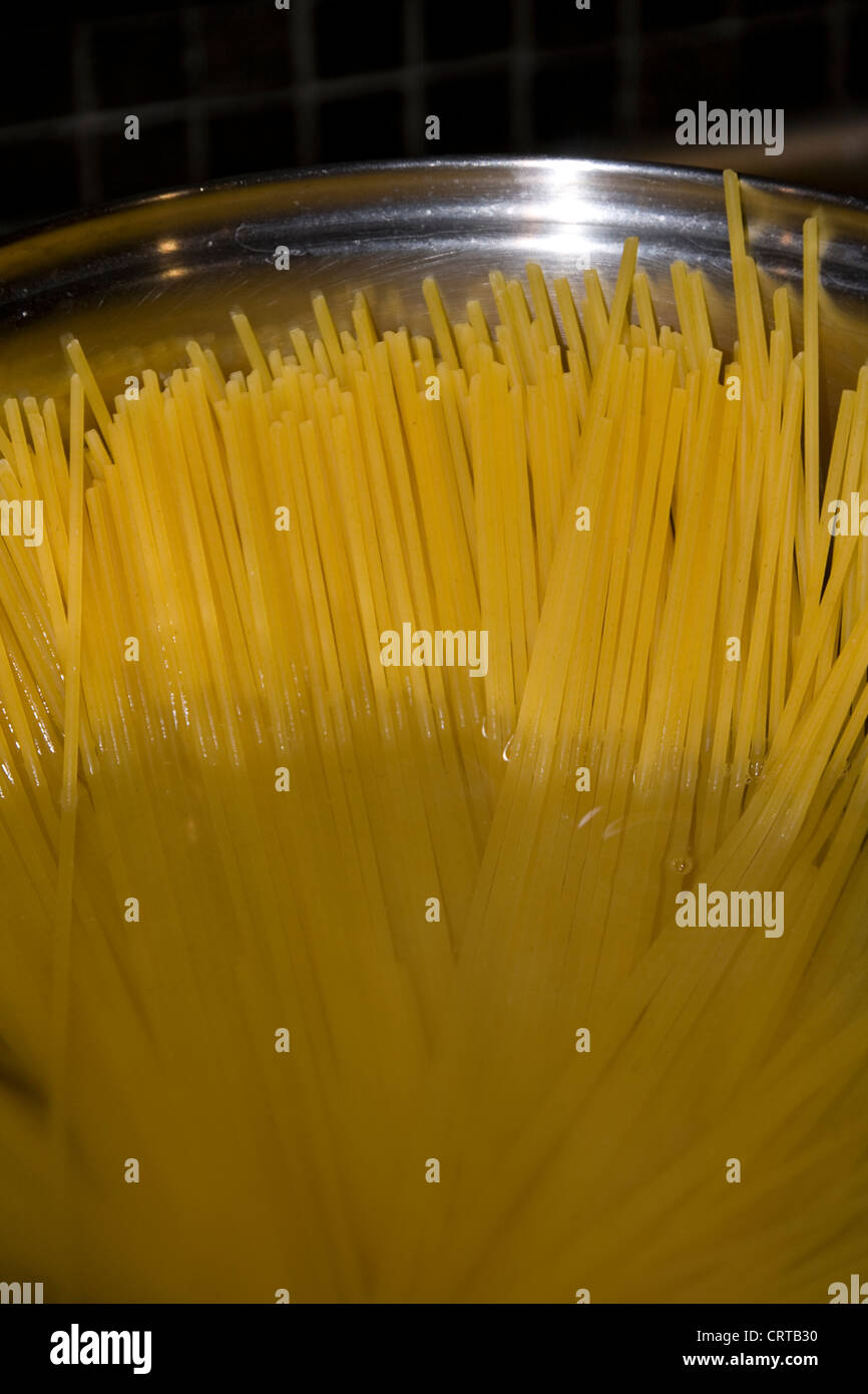 spaghetti pasta in a pot of water Stock Photo Alamy