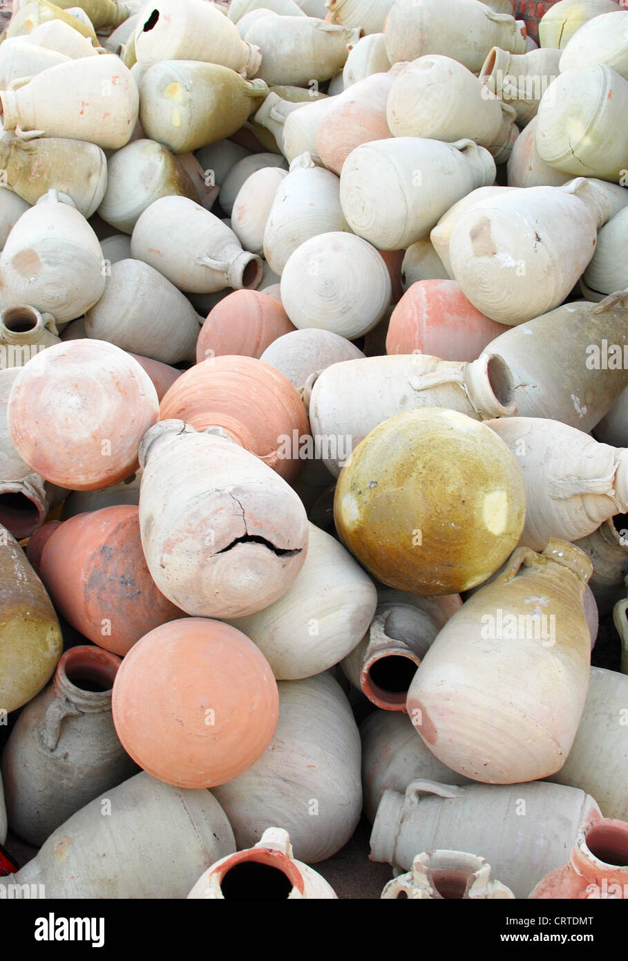 Traditional firing clay pots hires stock photography and images Alamy