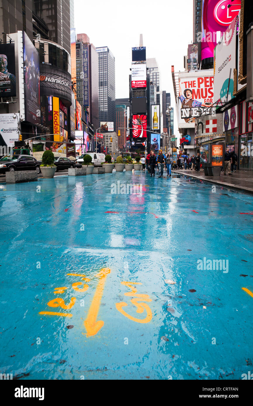 Busy Times Square In Manhattan New York City Tourists Nypd Bright