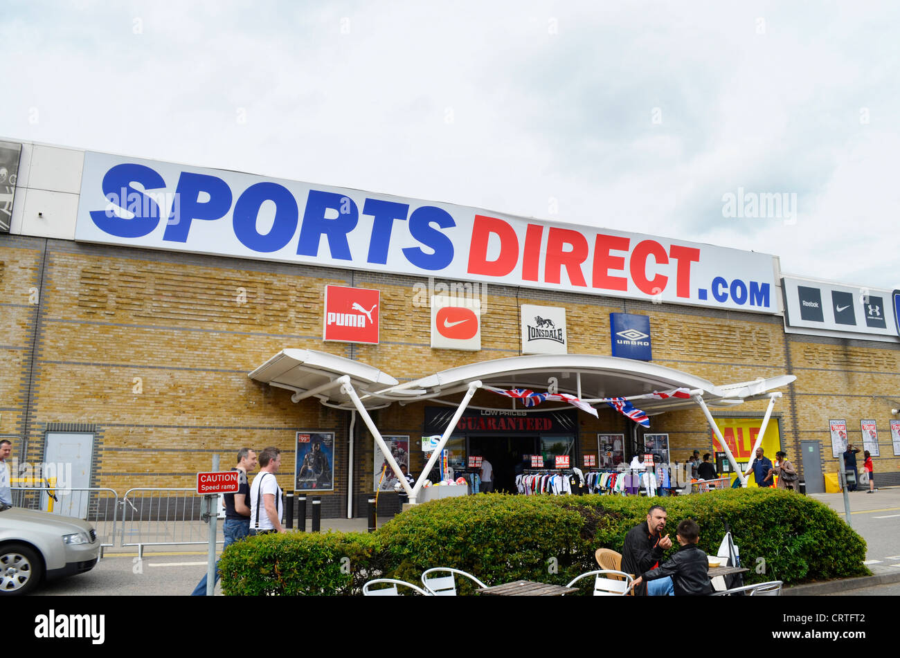 Sports Direct shop front Stock Photo Alamy