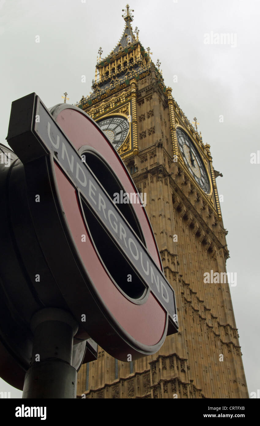 Understeen Sign Underground sign under Big Ben Stock Photo - Alamy