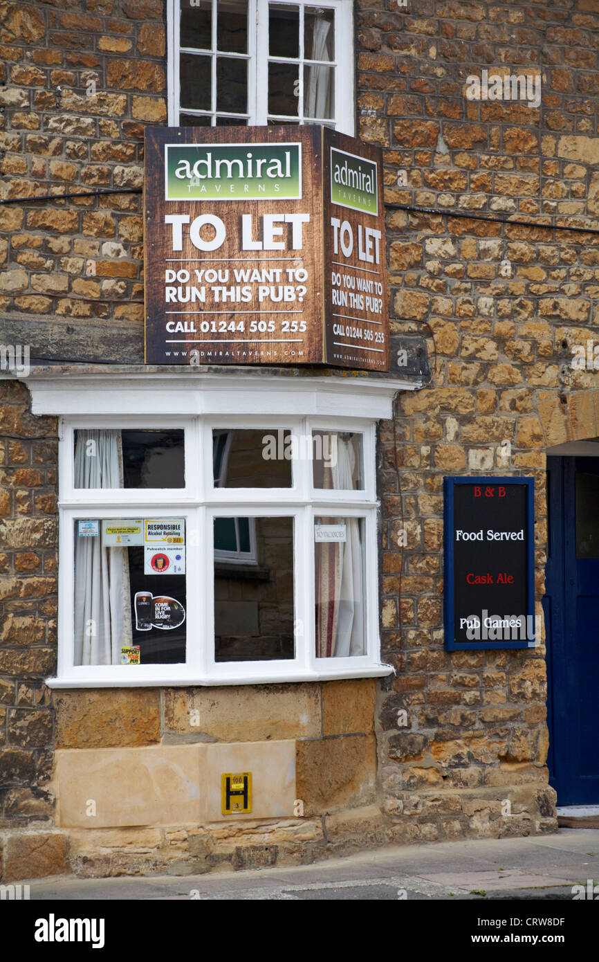 Admiral Taverns To let notice Do you want to run this pub at Sherborne, Dorset UK in June Stock Photo