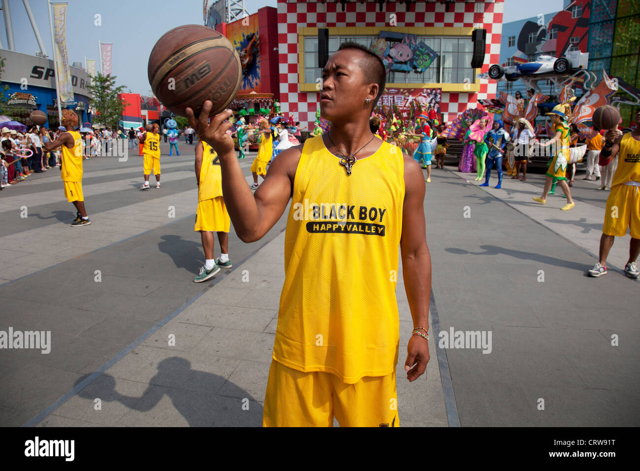 Costumes including yellow hi-res stock photography and images - Alamy