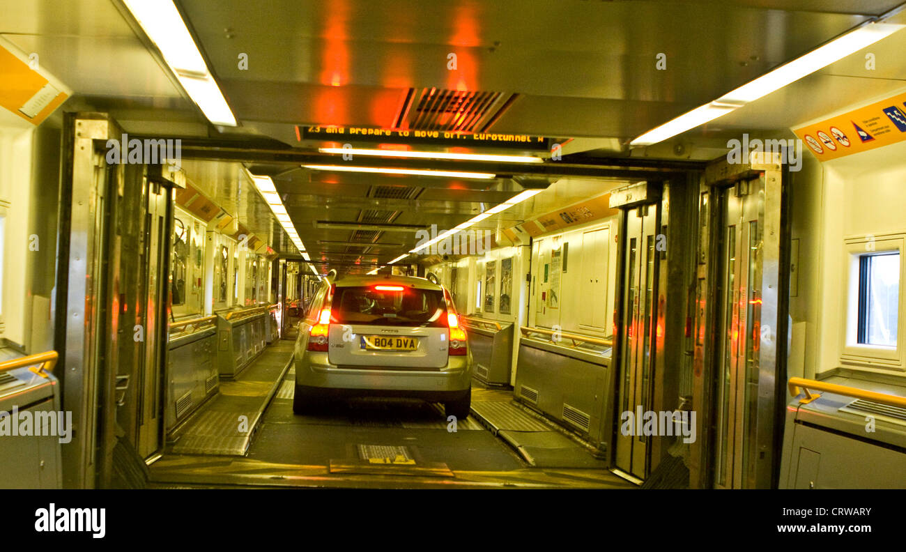 Tunnel Nach England Auto meruberfliessenden