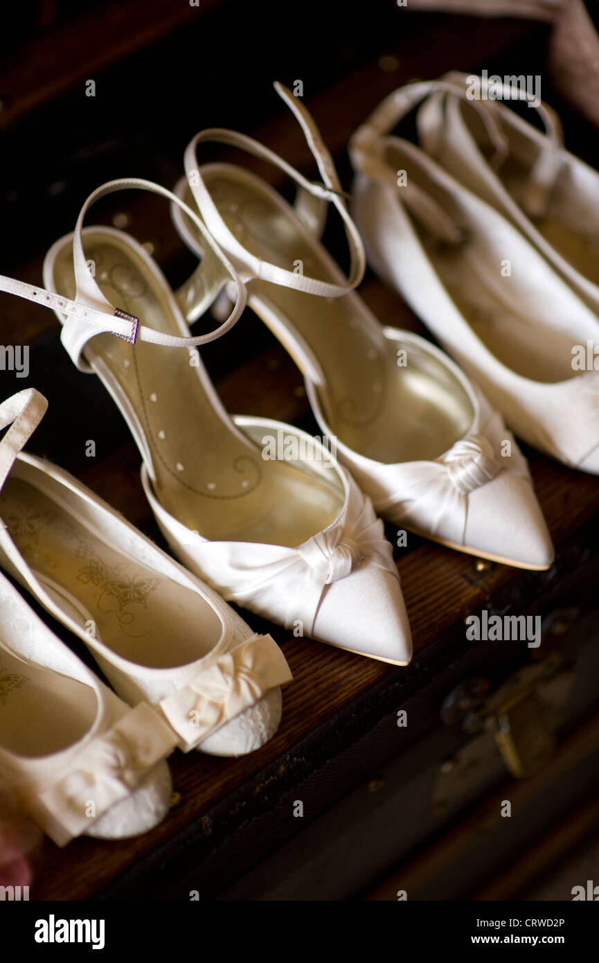 Bride and bridesmaid shoes hires stock photography and images Alamy