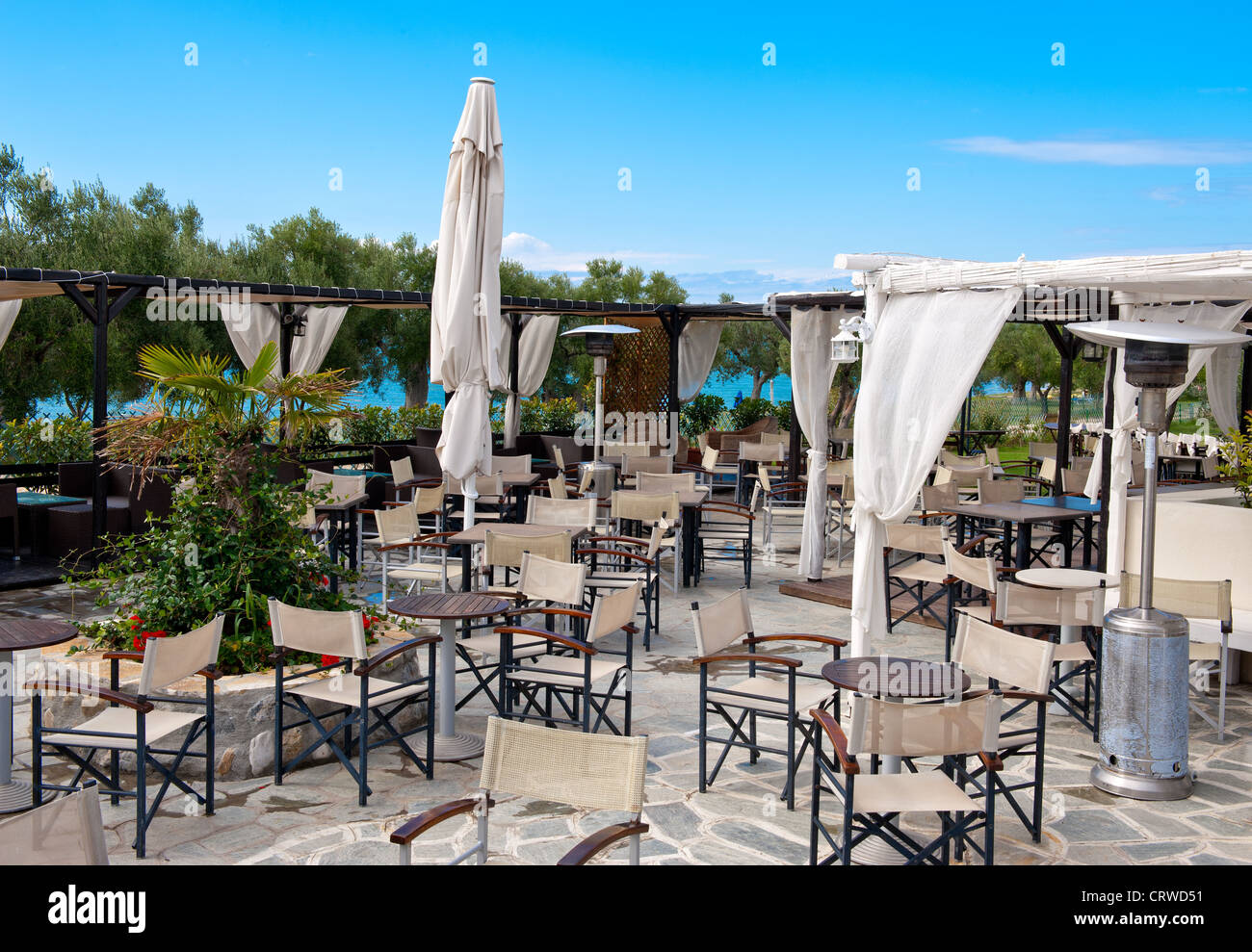Table beach palm tree umbrella hires stock photography and images Alamy