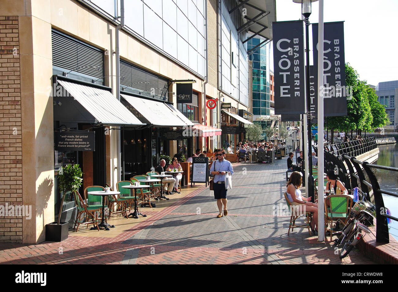 Outdoor restaurants at The Oracle Shopping Centre, Reading, Berkshire