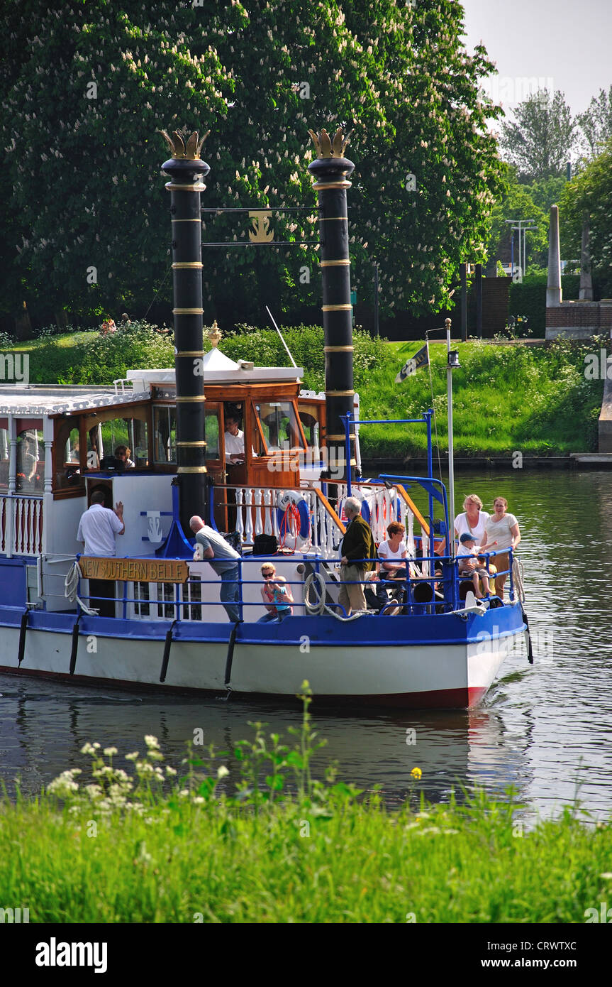 'New Southern Bell' steamer, river cruise, Hampton Court Palace, Richmond upon Thames, London, England, United Kingdom Stock Photo