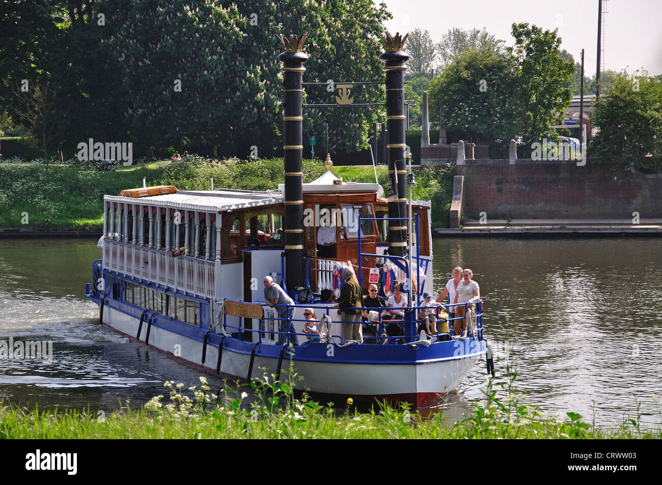'New Southern Bell' steamer, river cruise, Hampton Court Palace, Hampton, Richmond upon Thames, London, England, United Kingdom Stock Photo