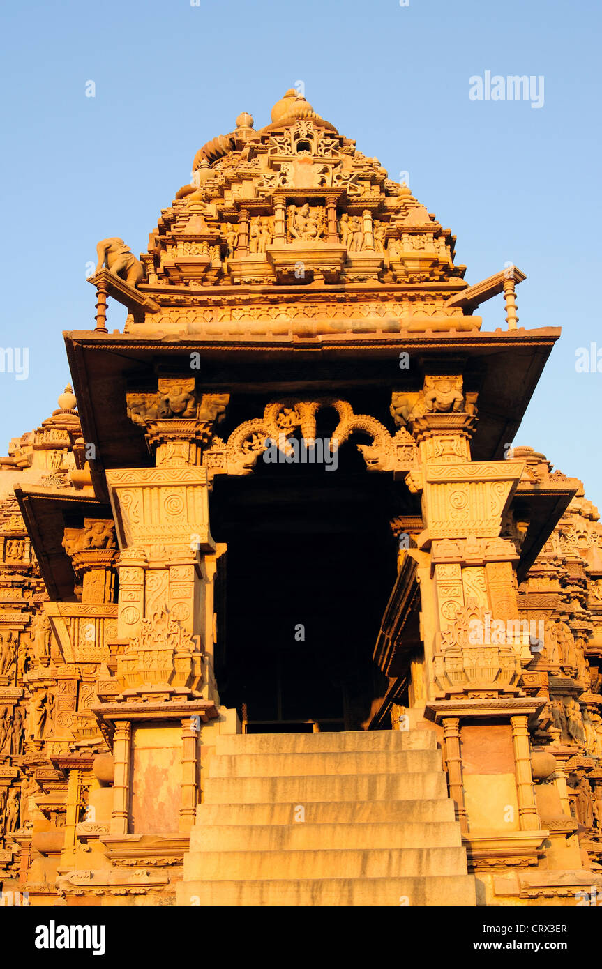 Frontal view of entrance porch Lakshmana Temple, Khajuraho, Madhya Pradesh, India Stock Photo