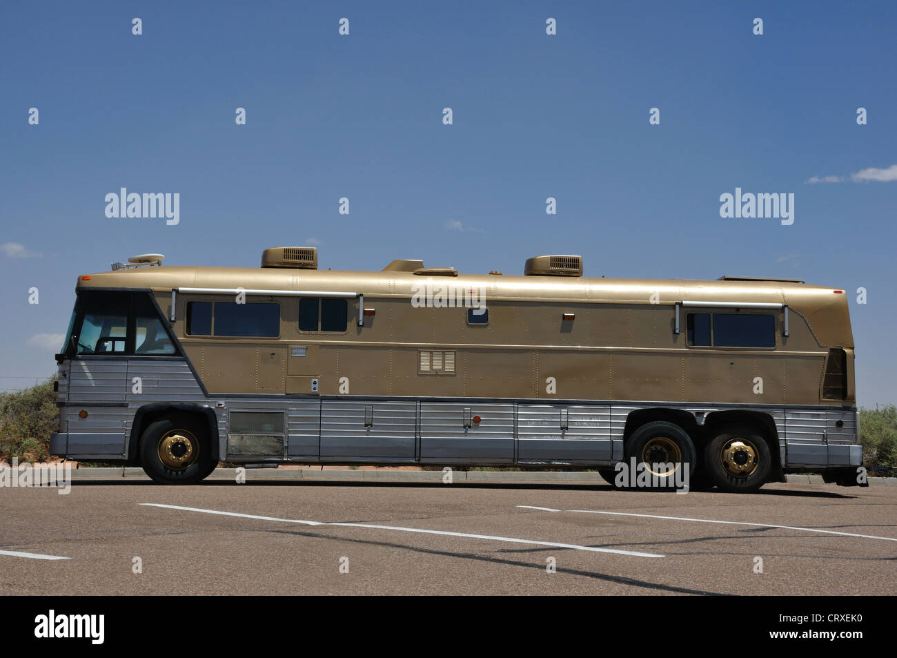 Old rv hi-res stock photography and images - Alamy