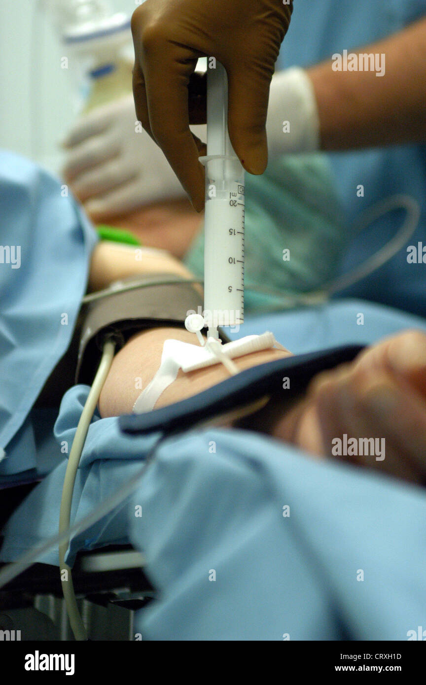 Anesthesiology in the operating room during introduction of general