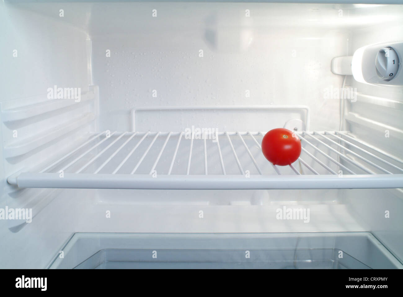 almost empty refrigerator with pepper and tomato Stock Photo - Alamy, image size:1300x960