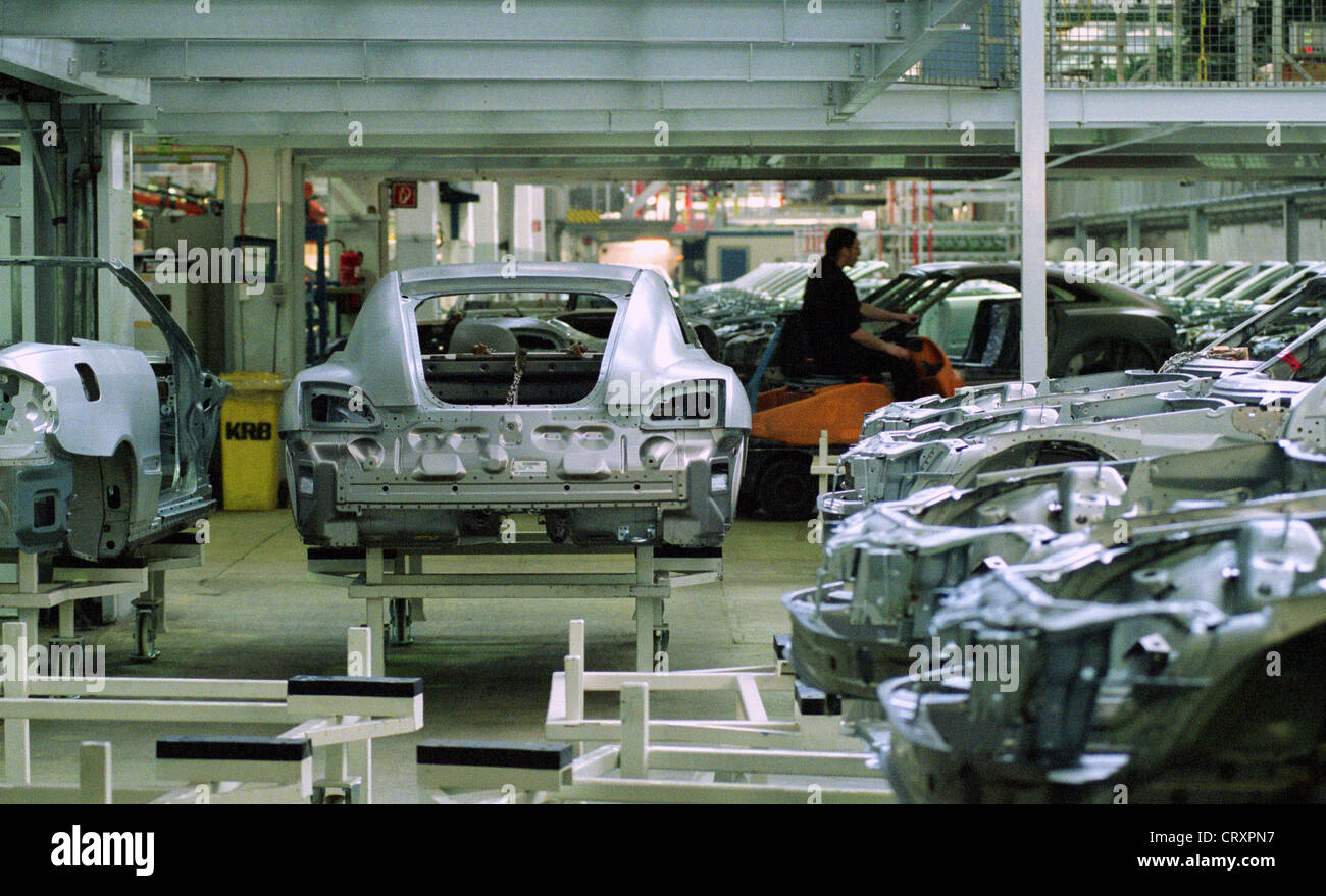 Carcass v. Chrysler Crossfire Karmann in Osnabrueck Stock Photo