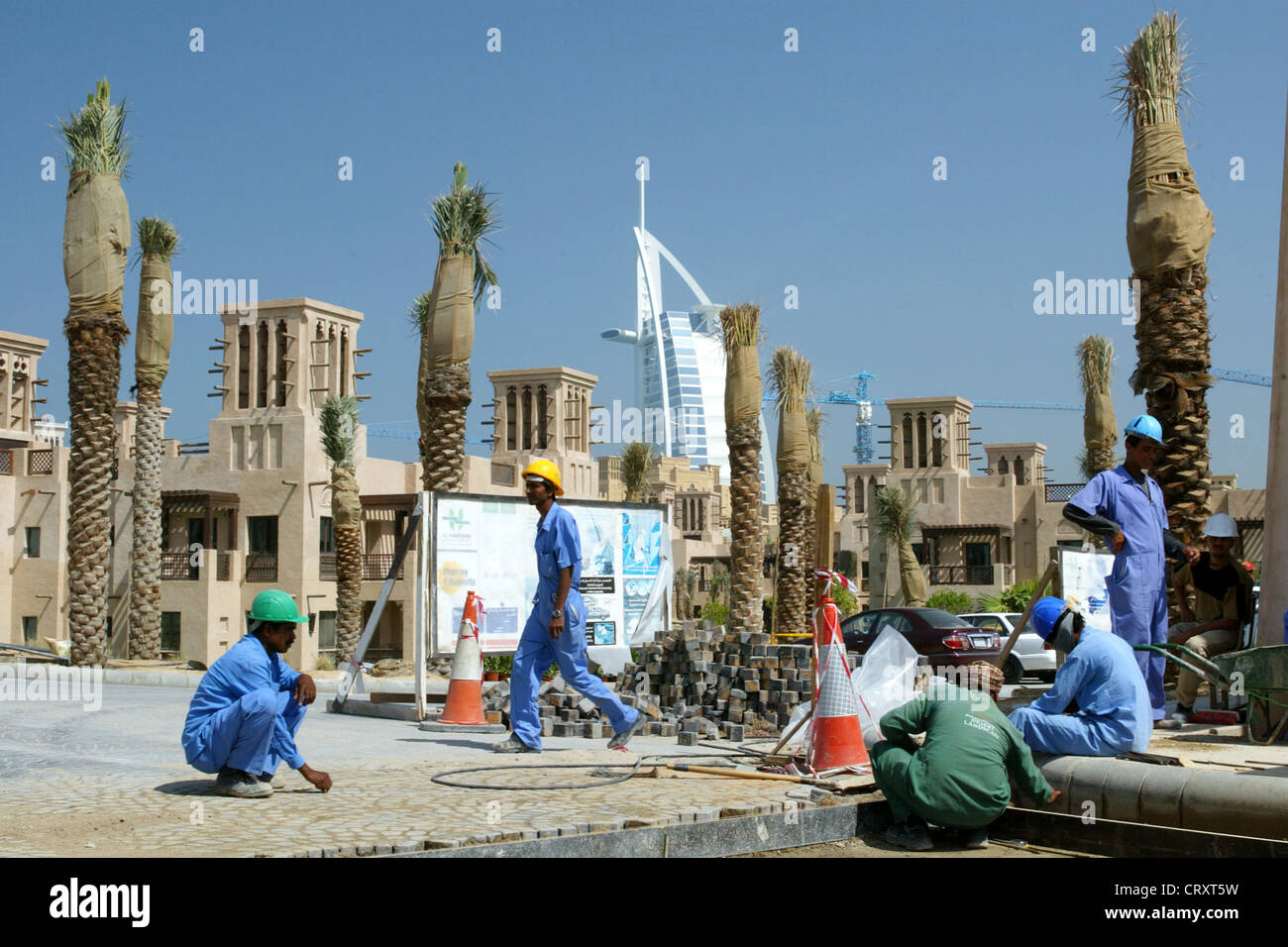 Construction of Madinat Jumeirah, a new hotel complex with luxurious villas on the beach in Dubai Stock Photo