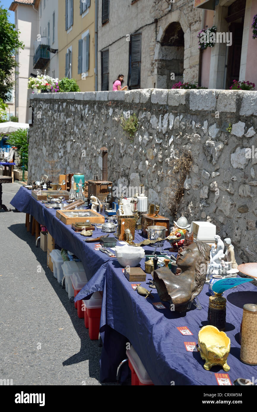 antique-market-place-jacques-audiberti-veille-ville-antibes-c-te-d