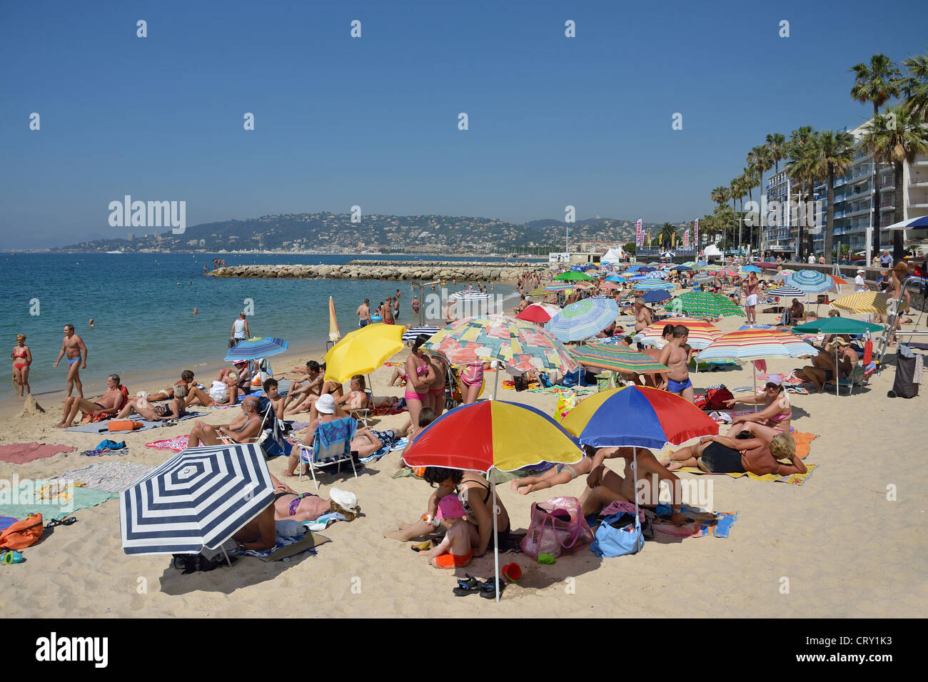 Plage Publique (public beach), Juan-les-Pins, Côte d'Azur, Alpes-Maritimes, Provence-Alpes-Côte d'Azur, France Stock Photo