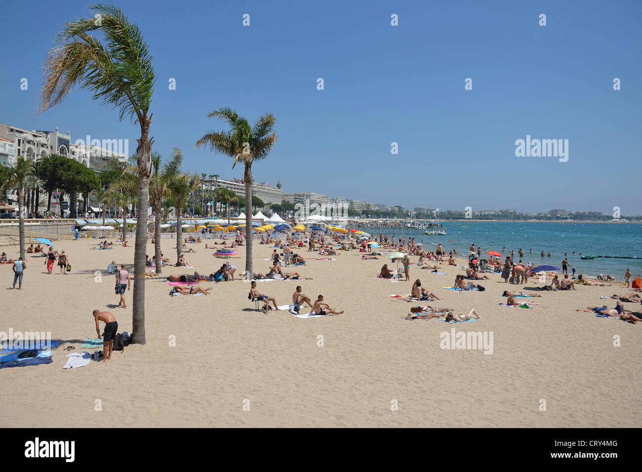 Plage Publique (public beach), Cannes, Côte d'Azur, Alpes-Maritimes ...