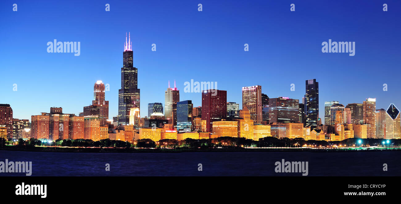 Chicago city downtown urban skyline panorama at dusk with skyscrapers ...