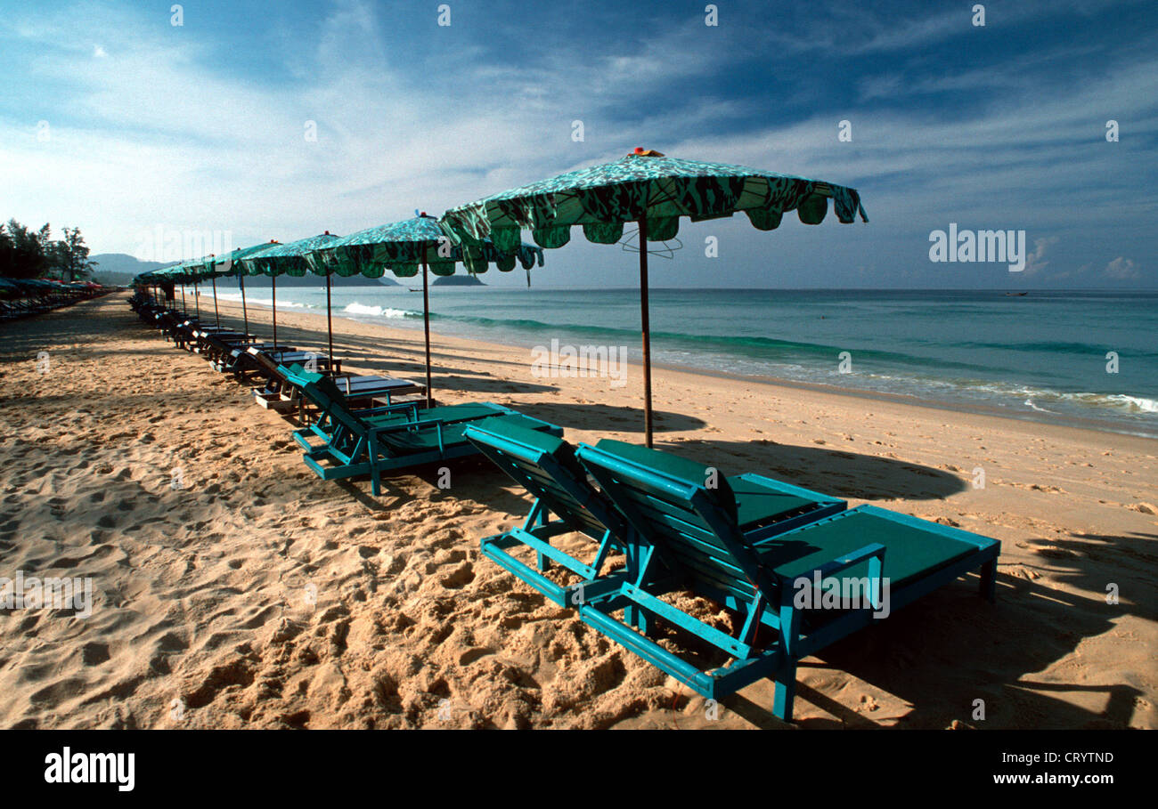 Endless empty chairs hi-res stock photography and images - Alamy