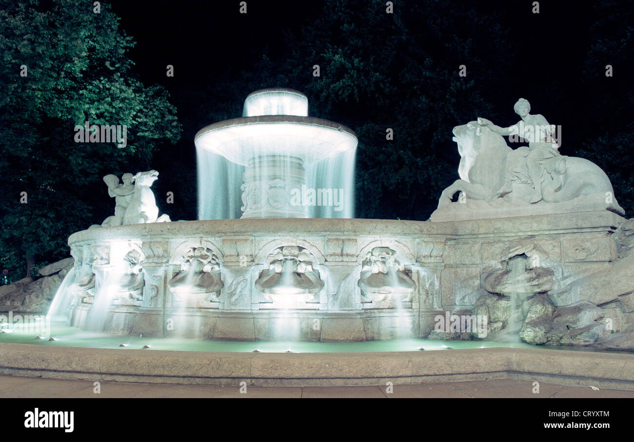 The Wittelsbach Fountain at Maximiliansplatz in Munich Stock Photo