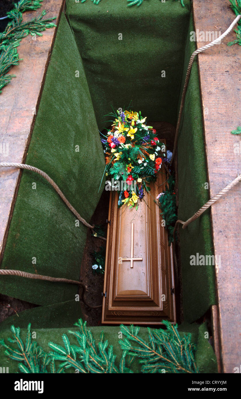 Flowers coffin hires stock photography and images Alamy