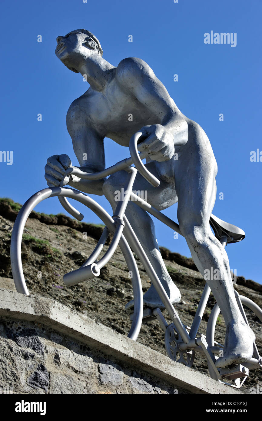 Statue for Tour de France cyclist Octave Lapize at the mountain pass Col du Tourmalet, Hautes-Pyrénées, Pyrenees, France Stock Photo