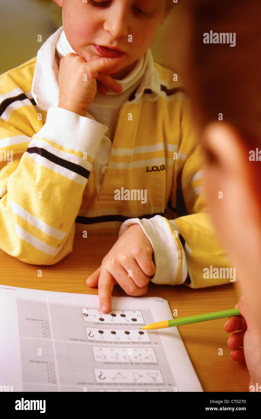 Intelligence test psychologist hires stock photography and images Alamy