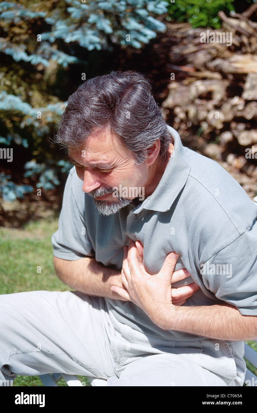 ANGINA PECTORIS, ELDERLY PERSON Stock Photo - Alamy