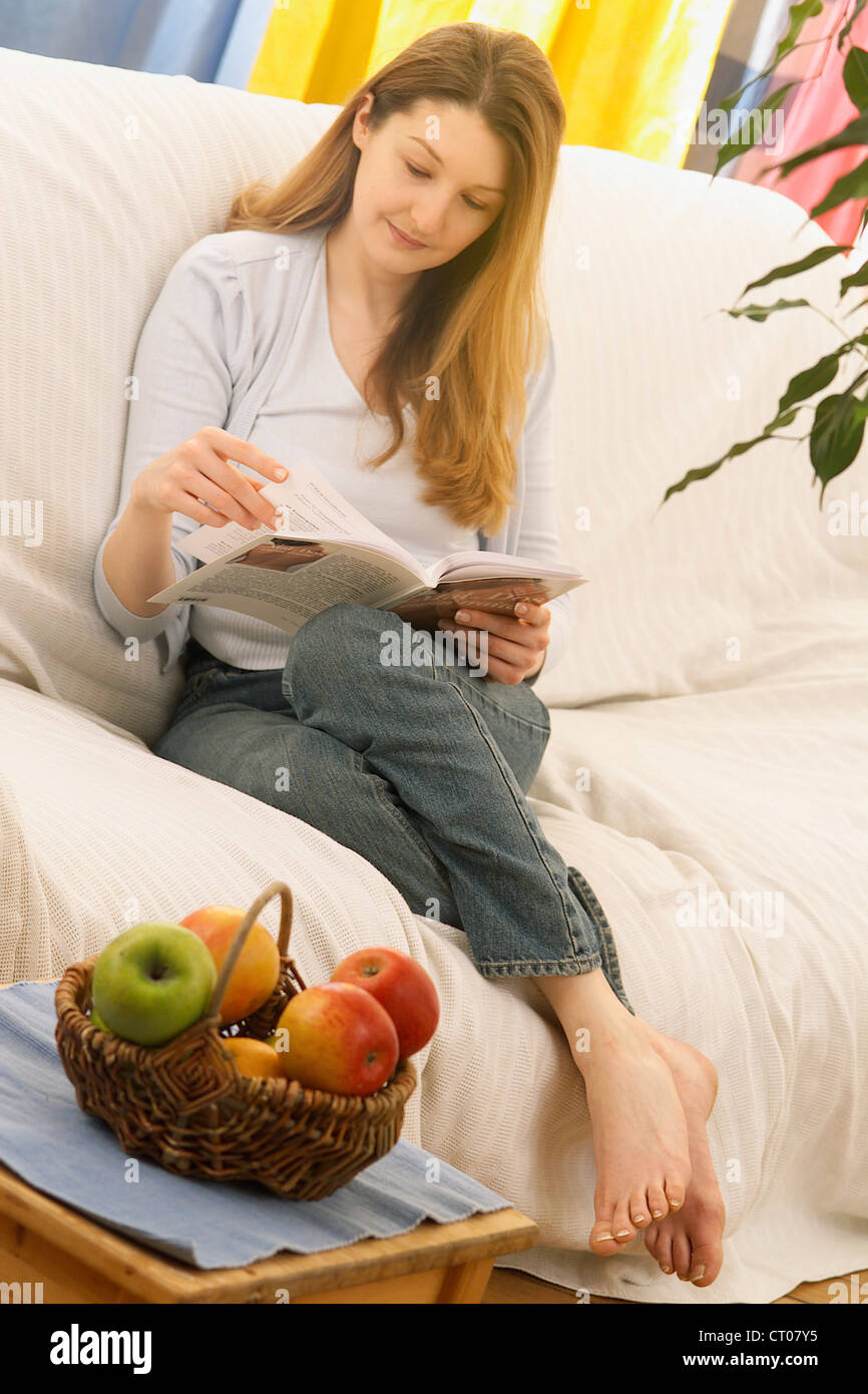 Reading stage woman hi-res stock photography and images - Alamy