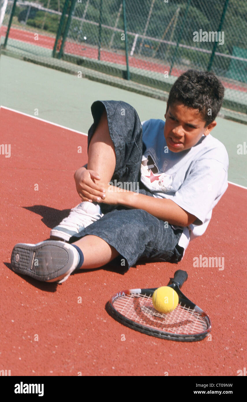 Child sprained ankle hires stock photography and images Alamy