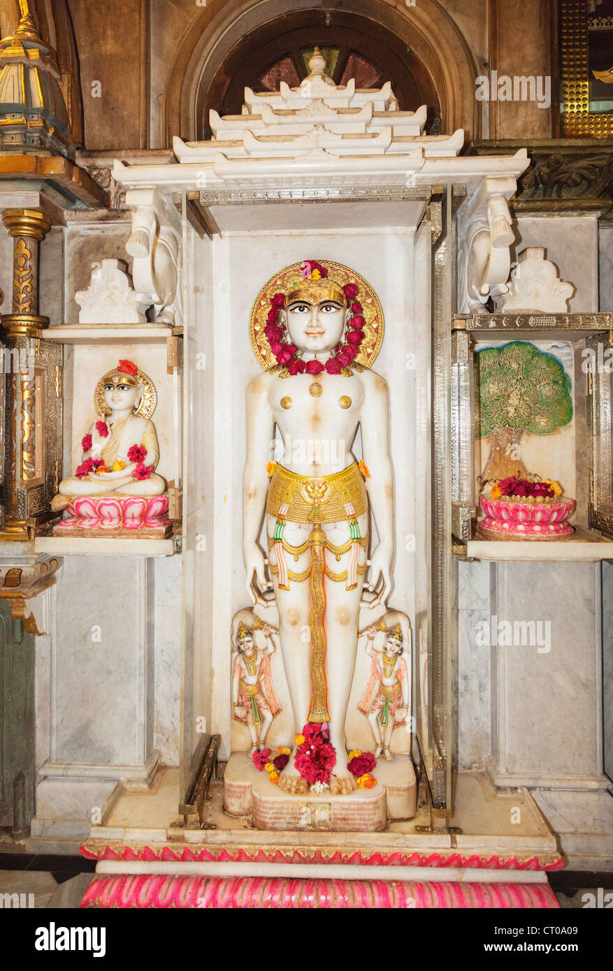 Statue of a Hindu god in a Hindu temple, Mumbai, India Stock Photo Alamy