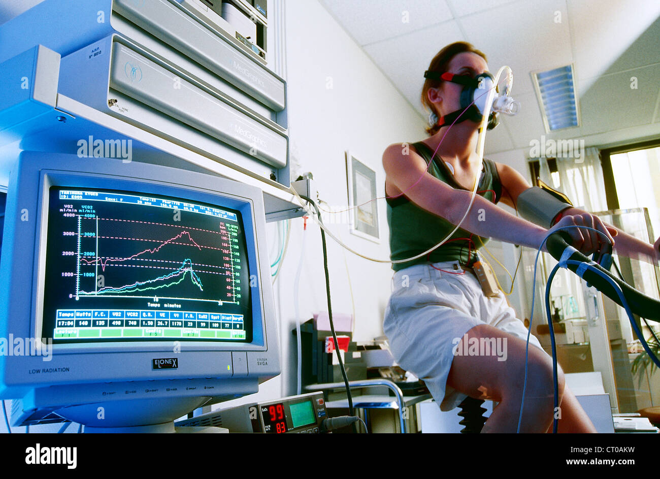 элиминационная терапия при бронхиальной астме. физиопроцедуры при бронхите. физиотерапия при бронхиальной. бронхиальная астма физиотерапия. аппарат для ингаляционной терапии.