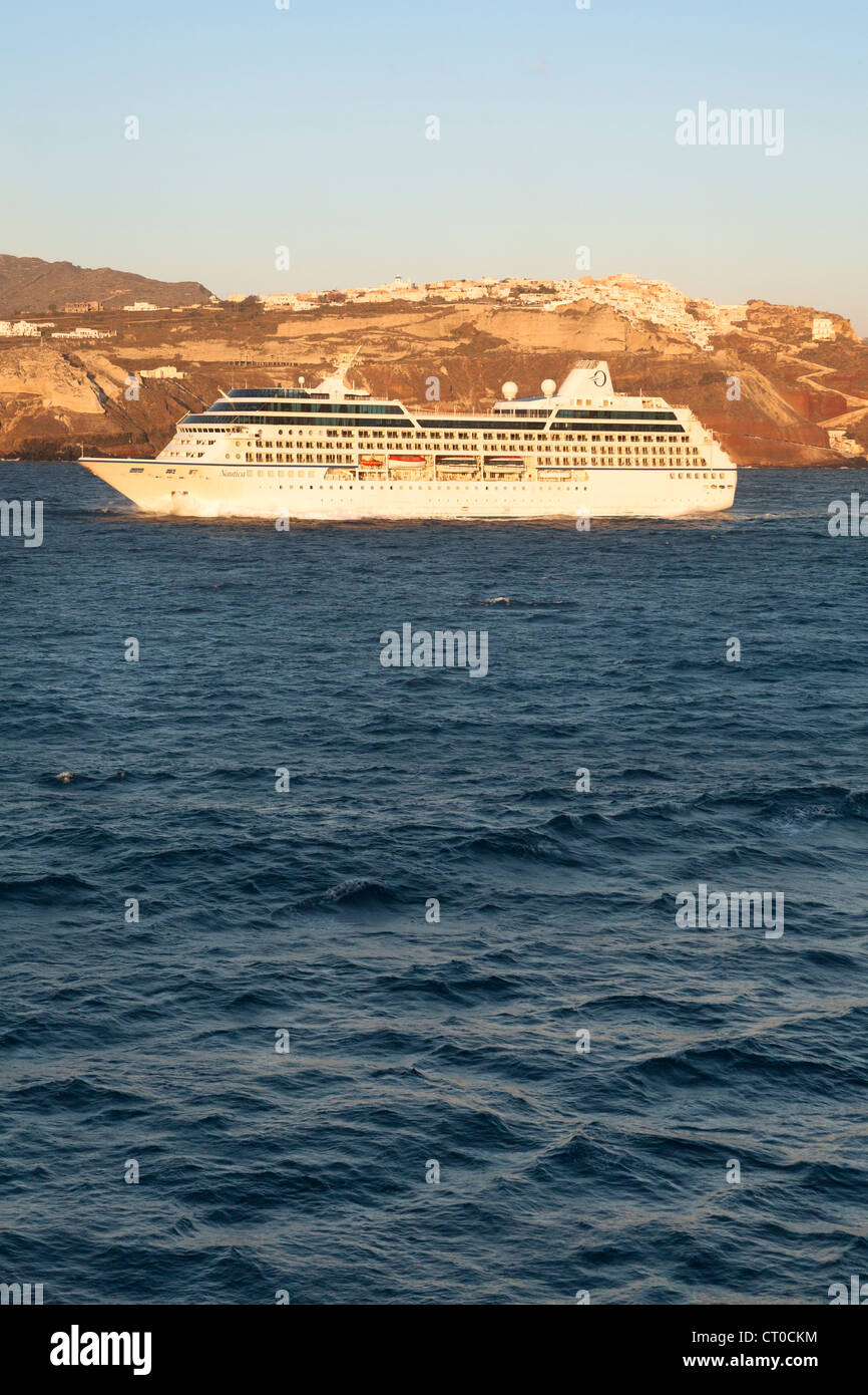 Santorini Boat Excursion High Resolution Stock Photography And Images Alamy
