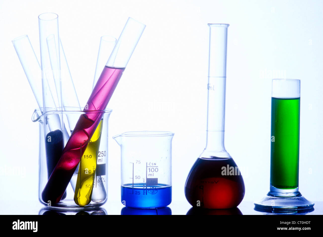 Lab glasswares hi-res stock photography and images - Alamy