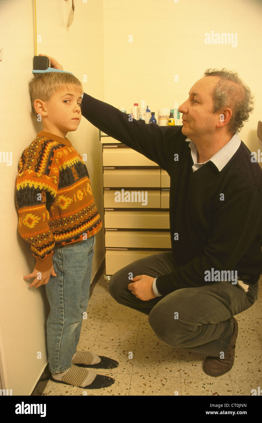 MEASURING HEIGHT IN A CHILD Stock Photo Alamy