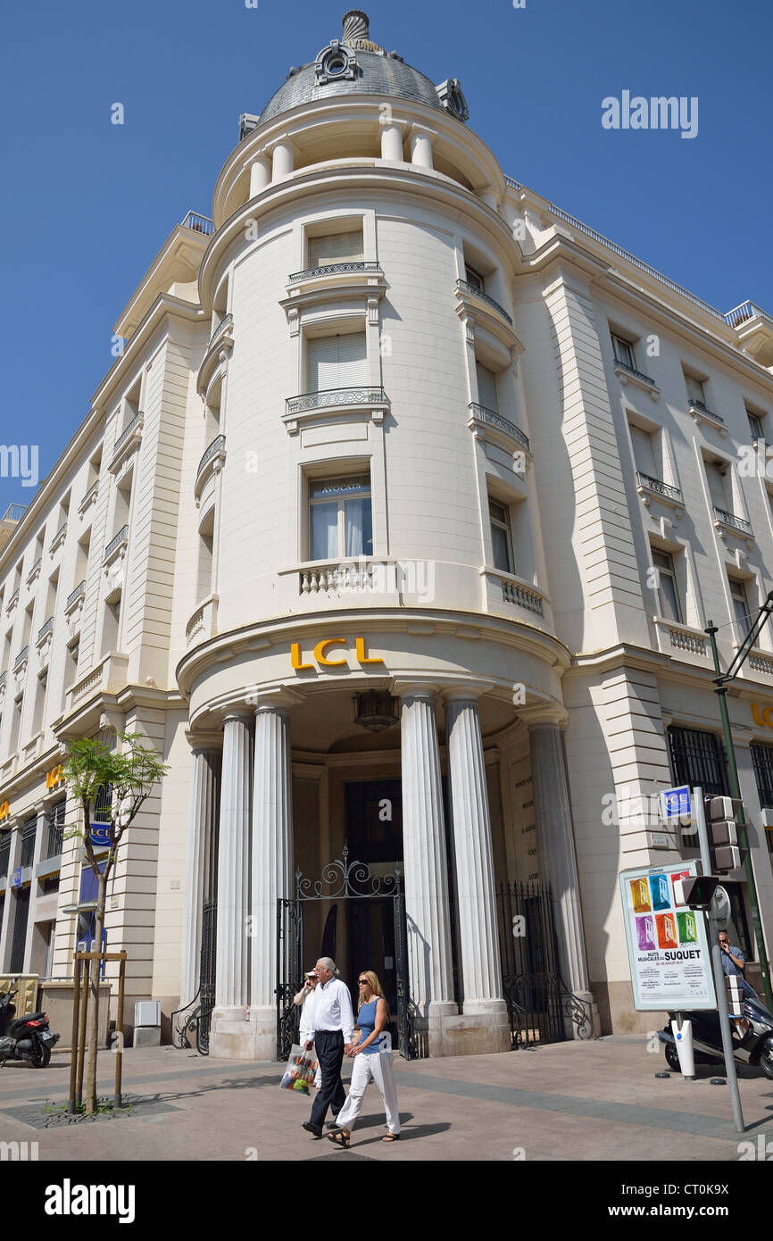Le Crédit Lyonnais (LcL) bank building, Rue d'Antibes, Cannes, Côte d'Azur, Alpes-Maritimes, Provence-Alpes-Côte d'Azur, France Stock Photo