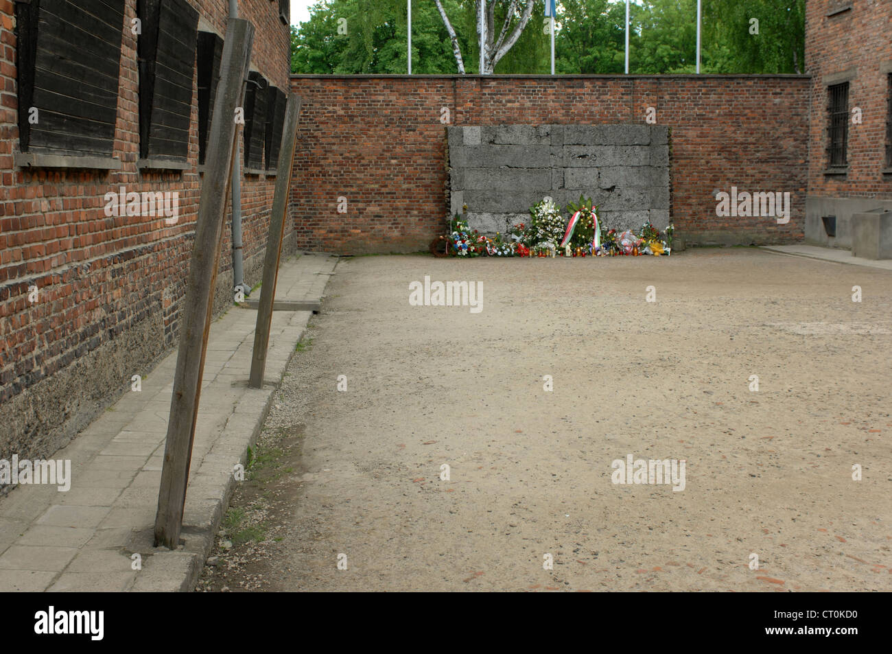Execution wall between blocks 10 and 11 Auschwitz I concentration camp Poland Stock Photo