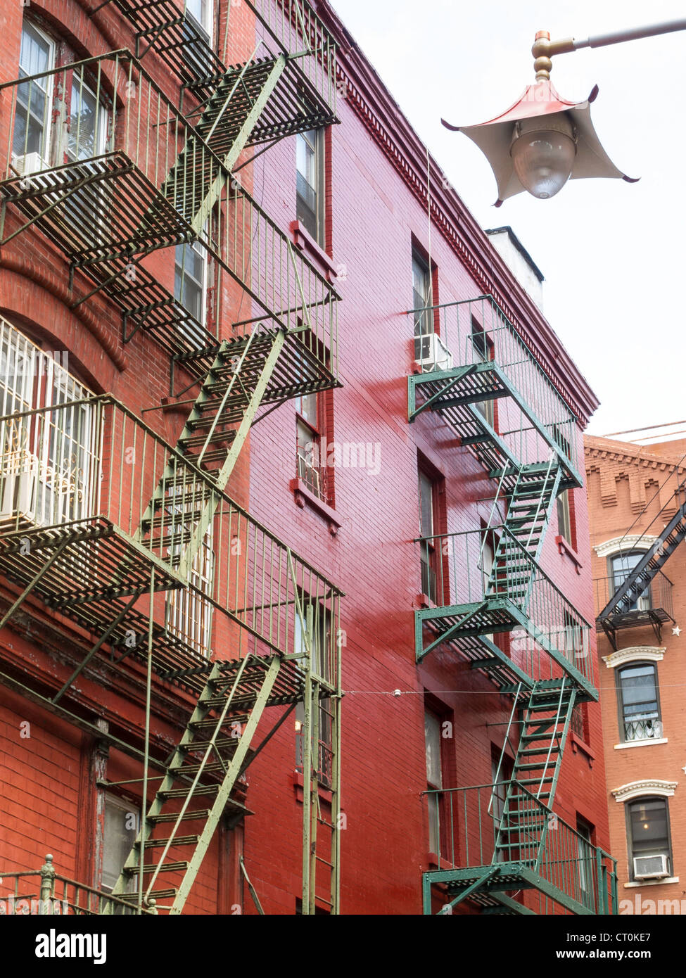 Doyers Street, Chinatown, Manhattan. Photo via @iwyndt #viewingnyc