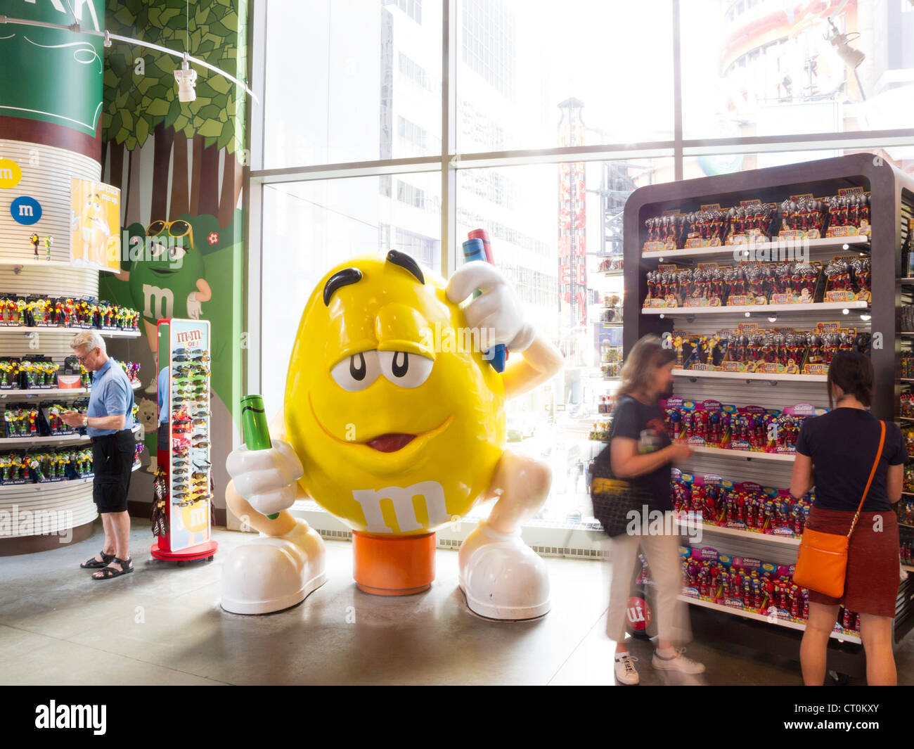 M&m world new york hi-res stock photography and images - Alamy