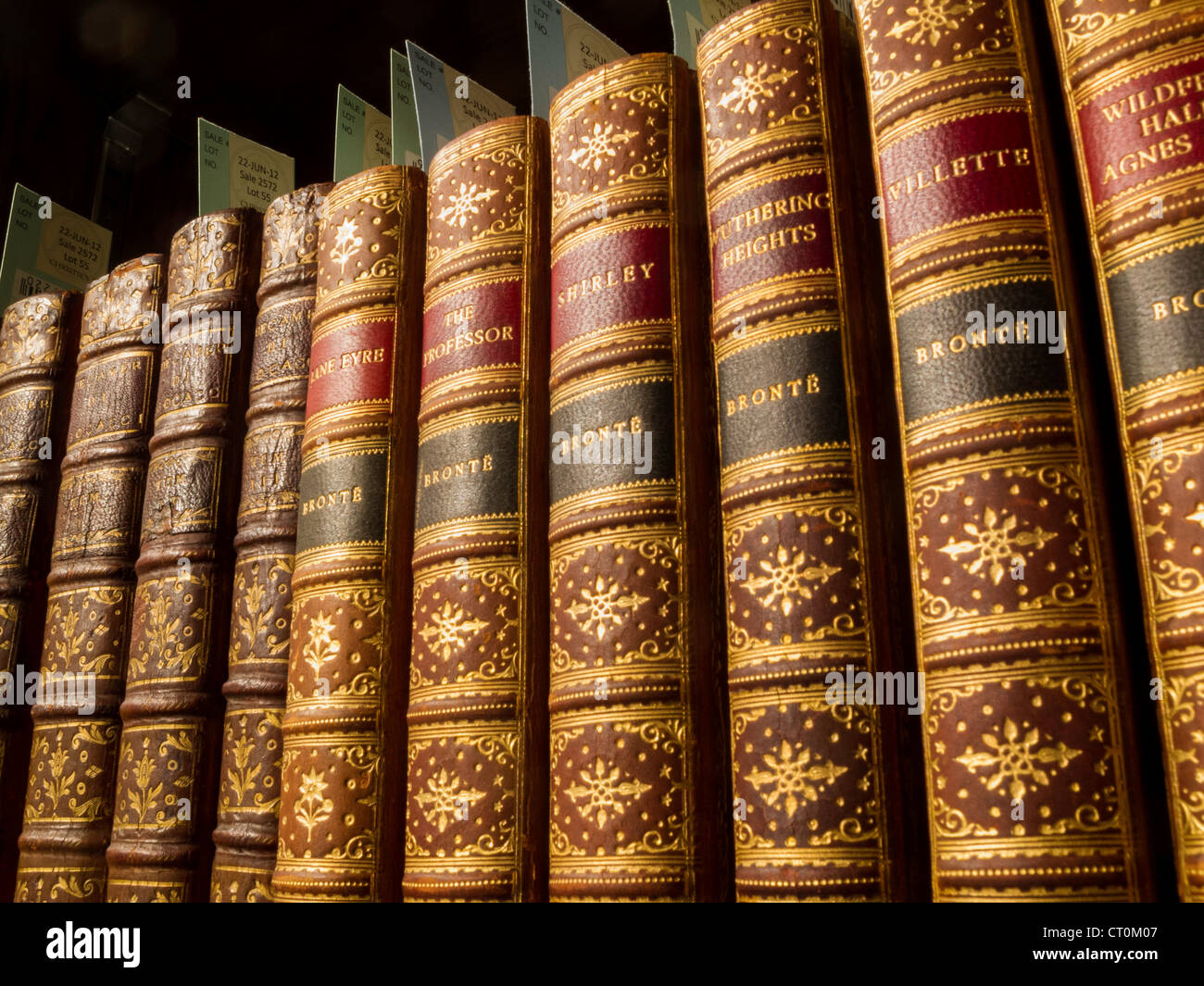Page 2 Leather Bound High Resolution Stock Photography And Images Alamy