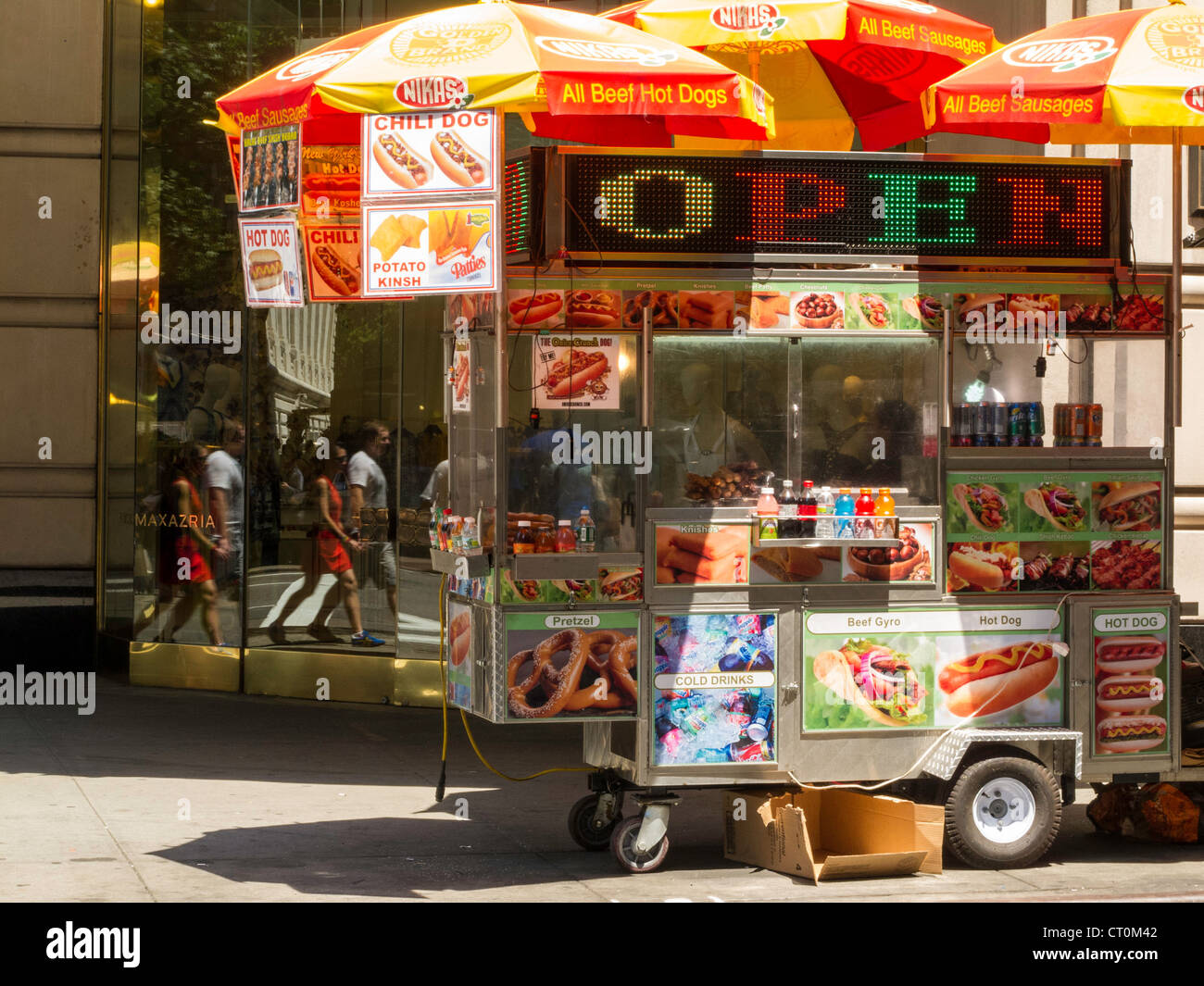 Sidewalk Hot Dog Vendor, NYC Stock Photo - Alamy