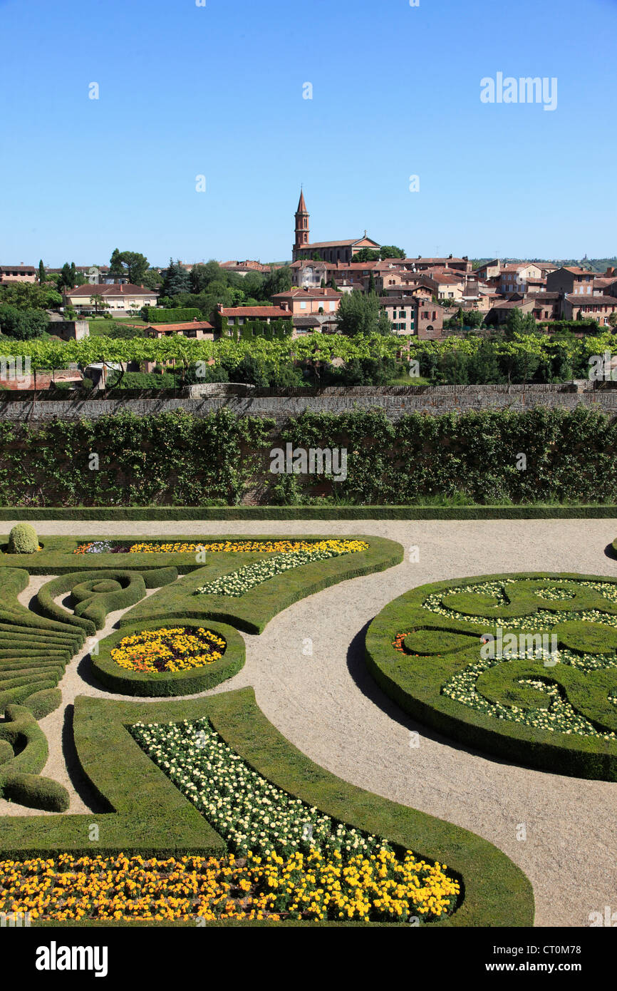 France, Midi-Pyrénées, Albi, Palais de la Berbie, Jardin remarquable, Stock Photo