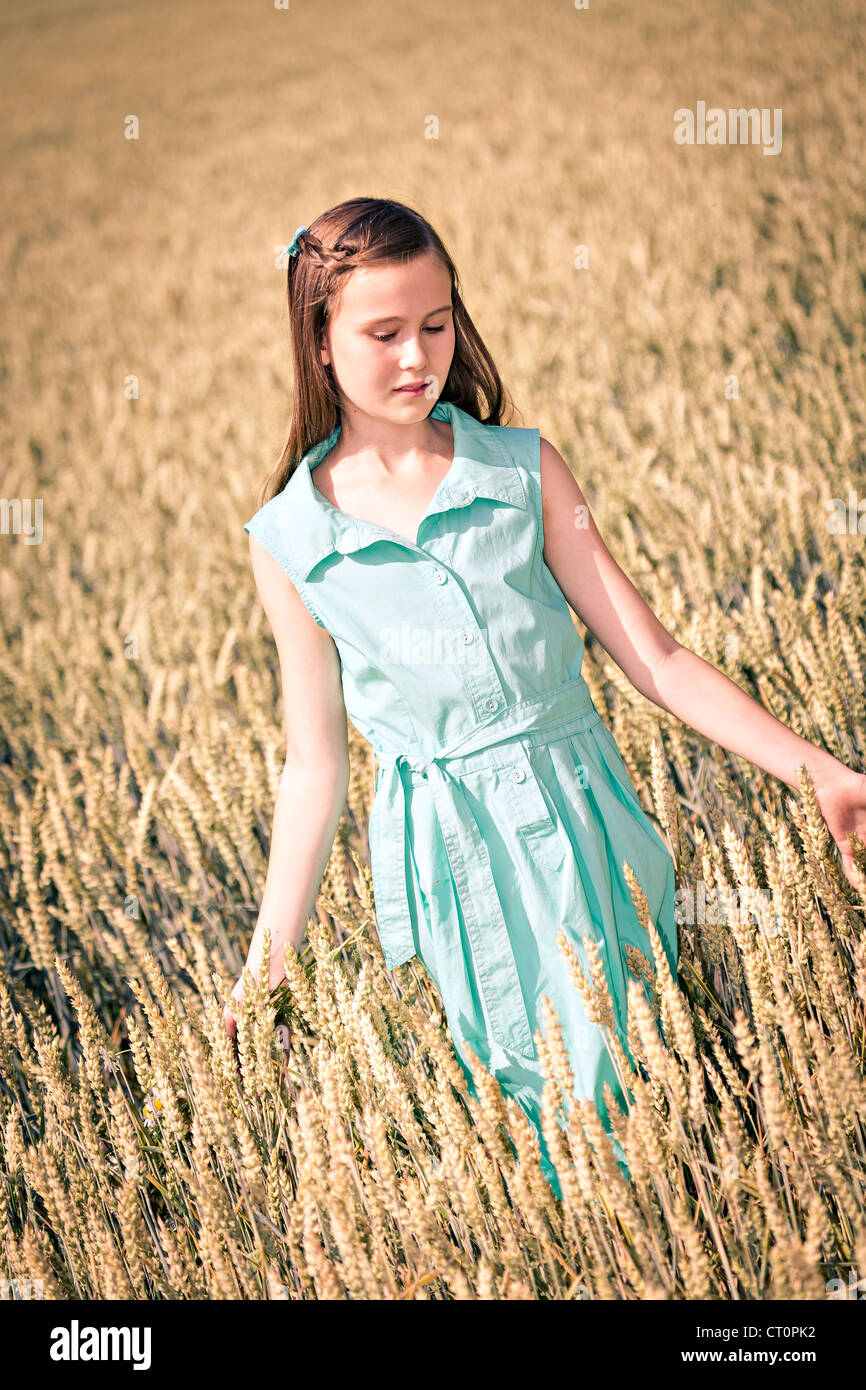 outdoor portrait of a young girl Stock Photo - Alamy