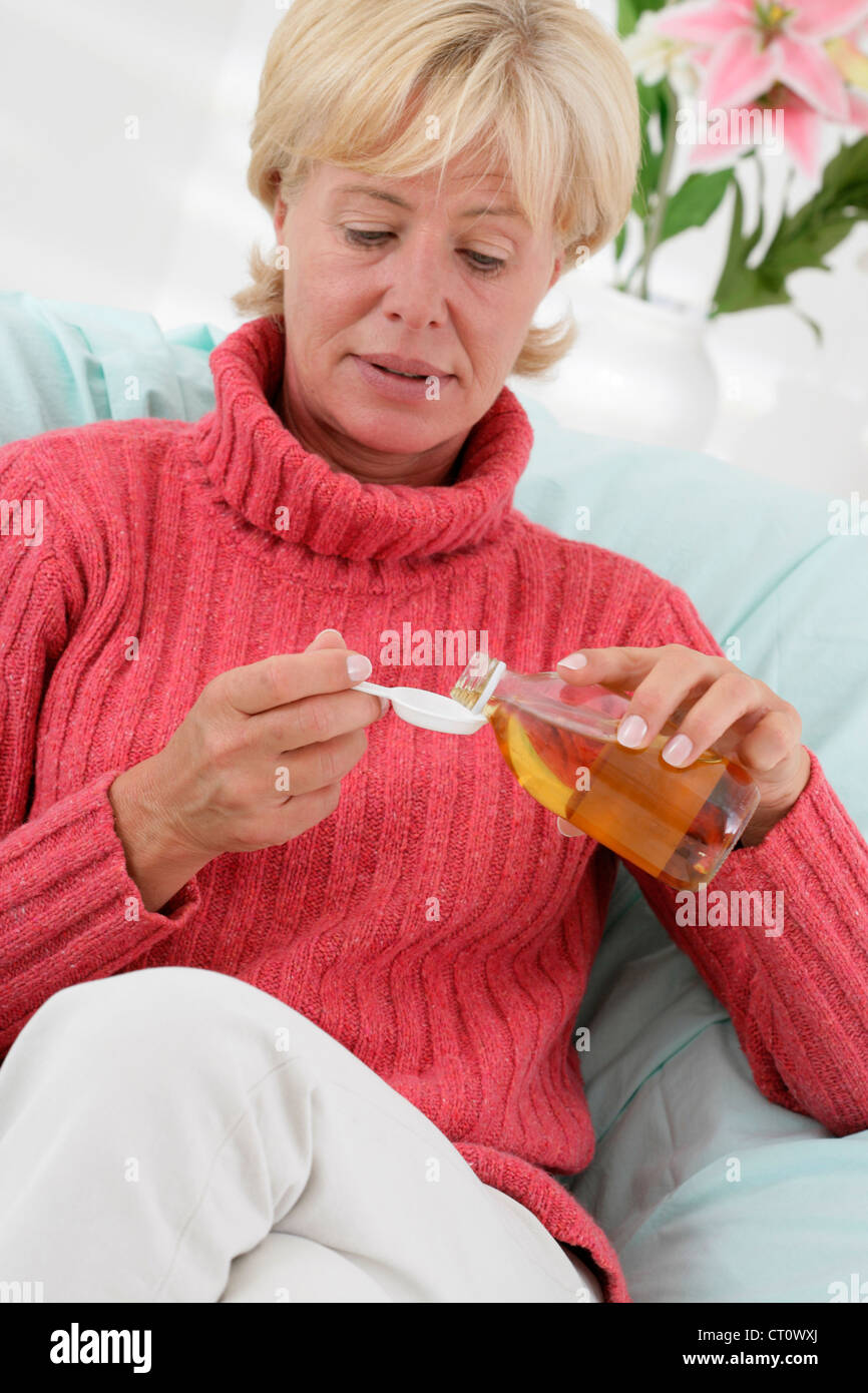COUGHING TREATMENT ELDERLY PERS Stock Photo Alamy