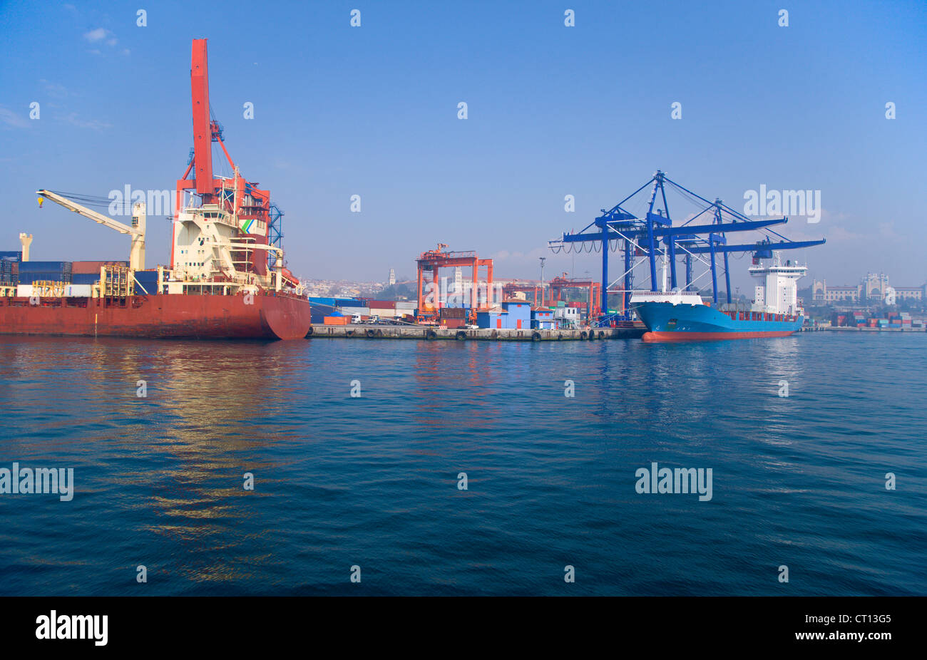 Container barge hi-res stock photography and images - Alamy