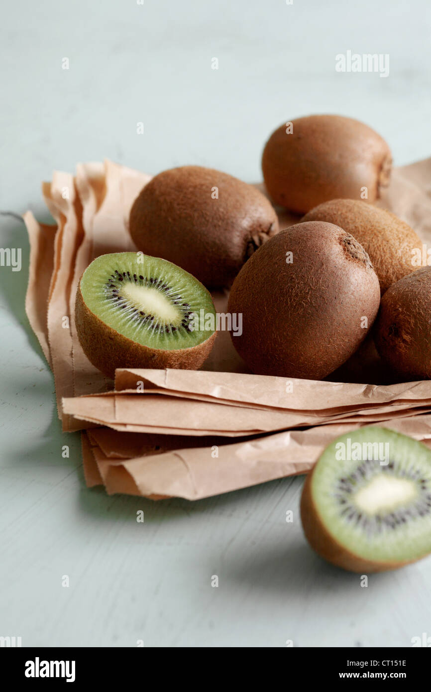 Kiwi pile hi-res stock photography and images - Alamy