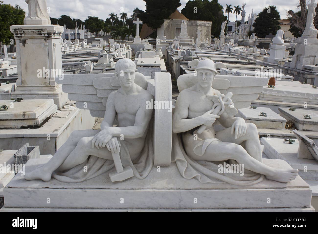 Indian burial ground hires stock photography and images Alamy